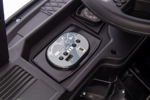Auto Na Akumulator Scania 500R HL698 Czarne 4x4 LEAN CARS Auto Na Akumulator Scania 500R HL698 Czarne 4x4 LEAN CARS