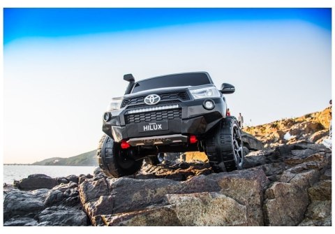 Auto na Akumulator Toyota Hilux Czarny Lakierowany LEAN CARS Auto na Akumulator Toyota Hilux Czarny Lakierowany LEAN CARS