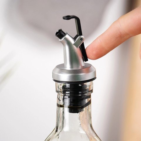 Butelka na oliwę i ocet szklana z dozownikiem 250 ml Butelka na oliwę i ocet szklana z dozownikiem 250 ml