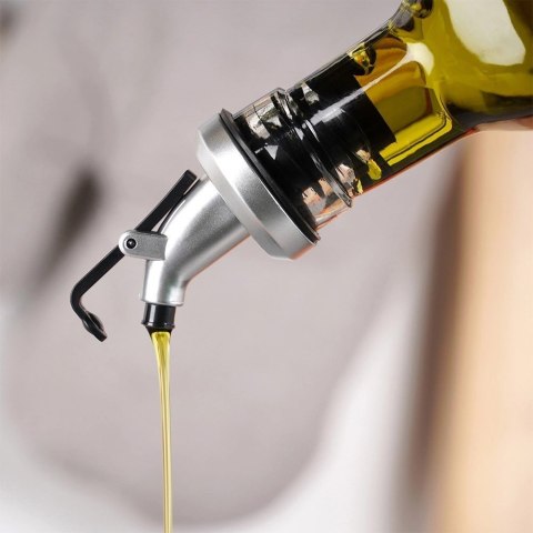 Butelka na oliwę i ocet szklana z dozownikiem 250 ml Butelka na oliwę i ocet szklana z dozownikiem 250 ml